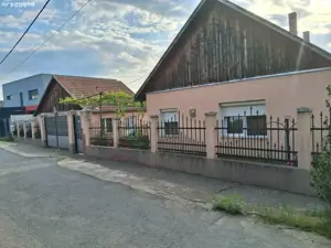 2 Case de vanzare in Paleu-zona Stadionului de Fotbal