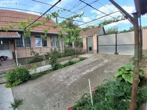 2 Case de vanzare in Paleu-zona Stadionului de Fotbal   - imagine 2