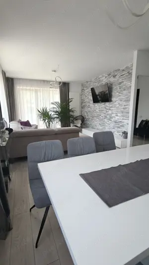 Proprietar   Vând apartament 2 camere, 63 mp + terasă 30 mp, Tampa Gardens, Brașov
