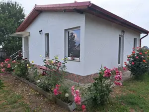 Casa la pret de apartament teren 864 mp