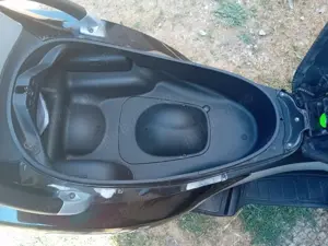 Vand Scooter Piaggio 250ie - imagine 5 Vand Scooter Piaggio 250ie - imagine 5