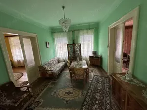 Casă de vânzare în centrul orașului Orăștie  - imagine 2