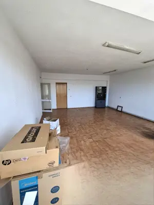 De închiriat: 2 birouri spațioase   82 mp utili (zona str. Republicii) - imagine 7