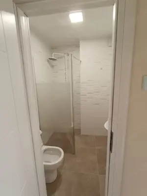 Închiriez apartament cu 2 camere - imagine 6