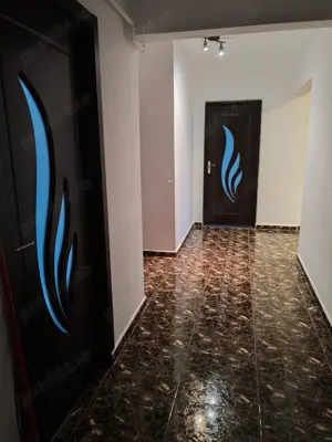 Apartament 4 camere, decomandat, ultracentral, etaj 4, mun. Roman