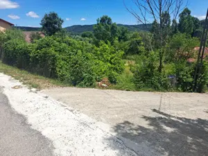 Particular vand teren 700 metri in intravilanul comunei Valcanesti, PH - imagine 4