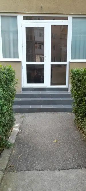 Anchiriez spațiu comercial