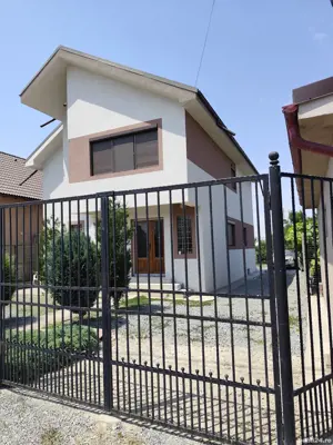 ofer spre închiriere casa 5 camere