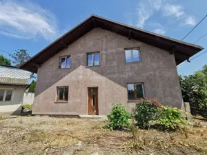 Casa de vânzare în loc Tg Trotus  - imagine 9