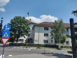 Apartament central 2 camere, renovat - de vânzare