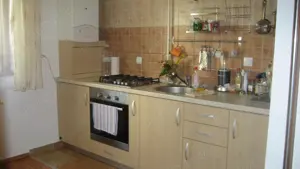 Închiriem apartament decomandat, 2 camere