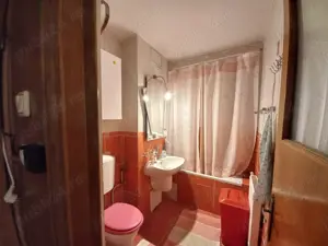 Vând apartament 3 camere Bacău zonă Orizont  - imagine 9