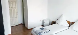 PENSIUNE in zona ultracentrala din Moldova Nou #259; - imagine 9