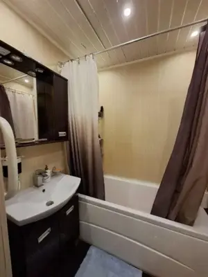 Ofer spre inchiriere o garsoniera in zona Eroilor - imagine 3