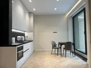 Ofer spre inchiriere o garsoniera in zona Eroilor - imagine 2