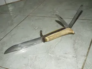 Briceag unicat hand made cu plásele din corn stil Maurer