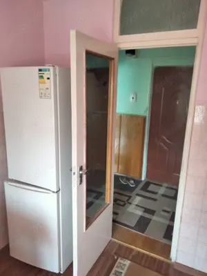 Apartament 2 camere,decomandat - imagine 3