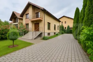 Casă individuală de vânzare – sau schimb cu apartament si diferenta