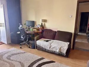 2 camere de vanzare Sebastian - Novaci - imagine 2