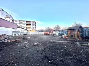 Casa 3 camere si teren 1068 mp,Centru