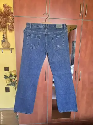 2 perechi blugi  Armani,bărbați  L si XL