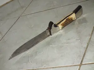 Briceag retro cu plásele din corn nr.16