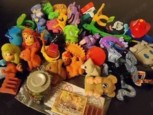 Lot colectie 33 figurine Kinder, MPG, Mattel si altele