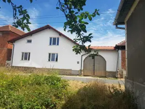 Proprietar vanzare casa 2 nivele renovata linga Stei, 200mp+beci 20m+ sura 90mp+ curte+teren 4 ari