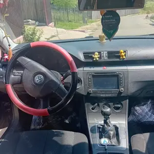 Vw Passat 1.9 tdi anul 2006 - imagine 8