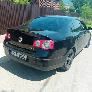 Vw Passat 1.9 tdi anul 2006 - imagine 7