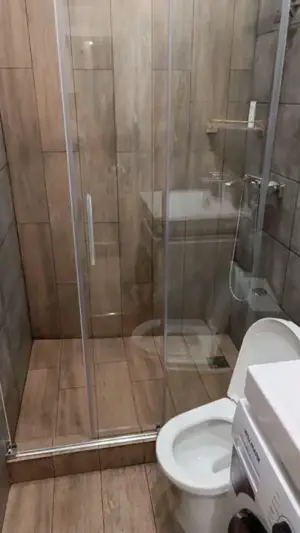 Ofer spre inchiriere garsoniera in zona Obregia