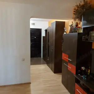 Vand apartament apartament cu trei camere in Slobozia  - imagine 6