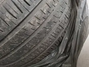 2 x cauciucuri 245 40 17 in stare buna 5 mm