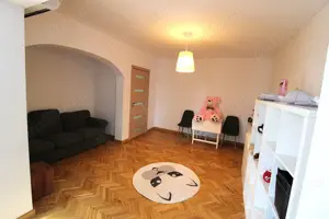 Apartament cu 3 camere in zona Centru, langa Banca Nationala