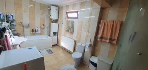 Vând casă - 5 camere- din 2012 - imagine 7