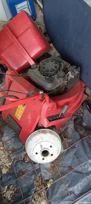 masina tuns iarba pe benzină 