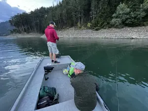 Barca K Maxxi bass boat cu motor si peridoc - imagine 2