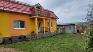 Vanzare casa si teren - imagine 2