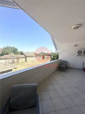 Casa cu Potential Multiplu, Pretabila Pentru Doua Familii sau Business, Chiar la Strada Principala - imagine 11