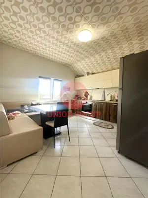 Casa cu Potential Multiplu, Pretabila Pentru Doua Familii sau Business, Chiar la Strada Principala - imagine 20