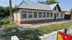 Casa cu spatiu comercial si livada de vanzare - Crangu - Teleorman