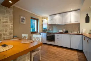 Apartament de Lux | Curte Privată, Garaj | Priveliște Superbă |Sinaia - imagine 2