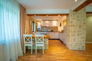 Apartament de Lux | Curte Privată, Garaj | Priveliște Superbă |Sinaia - imagine 3