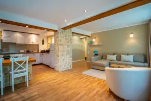 Apartament de Lux | Curte Privată, Garaj | Priveliște Superbă |Sinaia