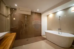 Apartament de Lux | Curte Privată, Garaj | Priveliște Superbă |Sinaia - imagine 9