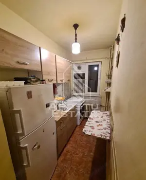 Apartament cu 3 camere, semidecomandat, parter inalt, zona Sagului