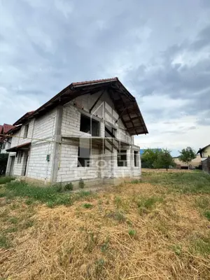 Casa individuala cu 5 camere, P+1+M, in Sag