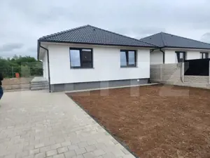 Casa de vanzare,100mp, cu 4 camere, zona Partos - imagine 2