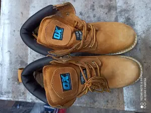 Bocanci Nr 41 de foarte buna calitate  - imagine 3