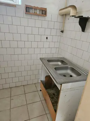 Vand casa in Ungaria la 25 km de vama Bors - imagine 9